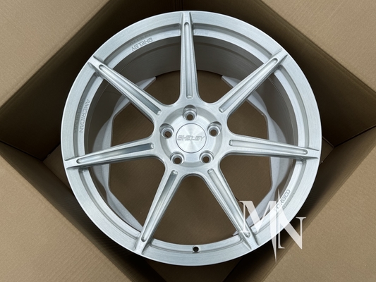 Shelby GT500 F150 Szczotkowane, srebrne, specjalnie wykonane koła, opony wysokiej wydajności