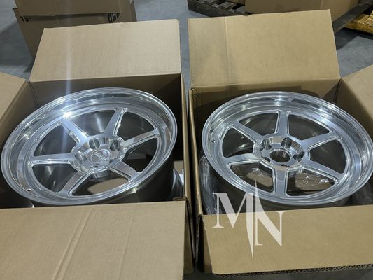 5x114.3 Forge Auto Wheels dla Nissana 350Z 370Z Polerowana srebrna wykończenie