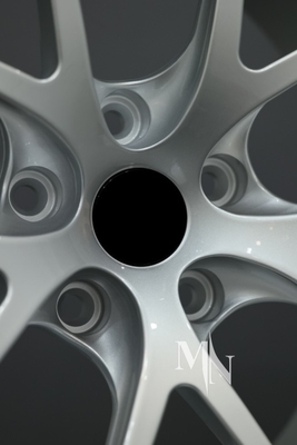 Wykonane na zamówienie koła BBS RI D dla BMW F10 M5 Alloy Competition