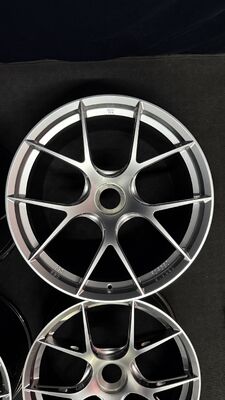 BBS FI R Centerlock Diamentowe srebrne felgi do Porsche 911 991 992 GT3 GT3RS